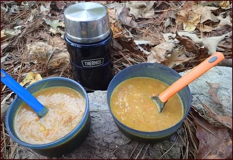 Two servings of fish chowder rehydrated in thermos food jar. Thermos Cooking, Wonder Oven, Hiking Recipes, Off Grid Kitchen, Dehydrated Meals, Thermal Cooking, Thermal Cooker, Thermos Food Jar, Jar Meals