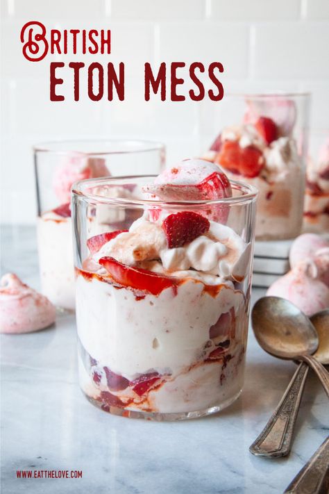 Keto Puddings, Eton Mess Recipe, Eaton Mess, Strawberry Recipes Easy, Harrow School, Strawberry Meringue, Strawberry Cake Easy, Macerated Strawberries, Eton College