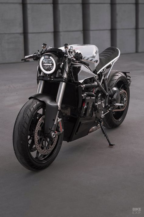 Ducati 848 neo-retro cafe racer by Motocrew of Berlin Brat Cafe Racer, Neo Retro Motorcycle, Black Ducati, Ducati Bike, Classic Cafe Racer, Ducati 848 Evo, Modern Cafe Racer, Classic Cafe, Ducati Cafe Racer