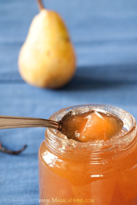 Easy Pear Preserves - Fall and winter Pear Jam Recipe with Vanilla & without Pectin, DIY homemade fruit canning www.masalaherb.com #Recipe #Jam #masalaherb Pear Syrup Recipe, Pear Jam Recipe, Produce Garden, Farmhouse Recipes, Pear Preserves, Homemade Jams, Pear Jam, Marmalade Recipe, Jam Recipes Homemade