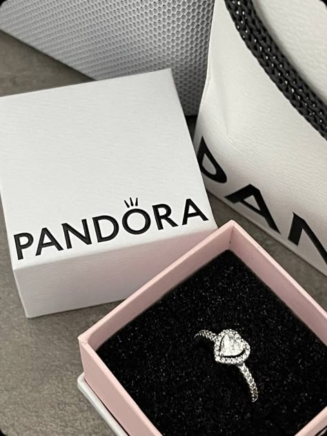 Promise Rings Pandora, Pandora Rings Heart, Pandora Accessories, Cute Promise Rings, Pandora Bracelet Charms Ideas, Xoxo Jewelry, Rings Pandora, Rings Heart, Estilo Hijab