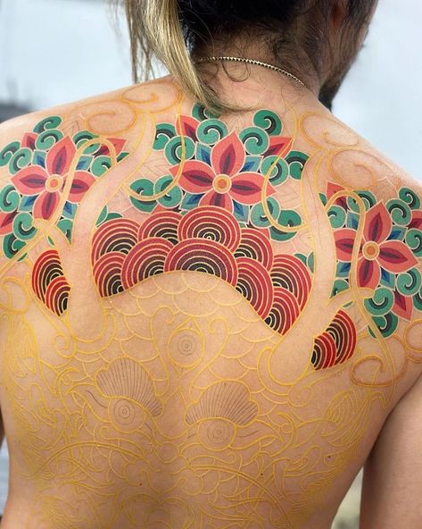 Tattooist PittaKKM Creates Densely Layered, Vibrant Tattoos Uv Ink Tattoos, Vibrant Tattoos, Blue Ink Tattoos, Tattoo People, Asian Culture, Traditional Korean, Unique Tattoo, Korean Artist, Tattoo Styles