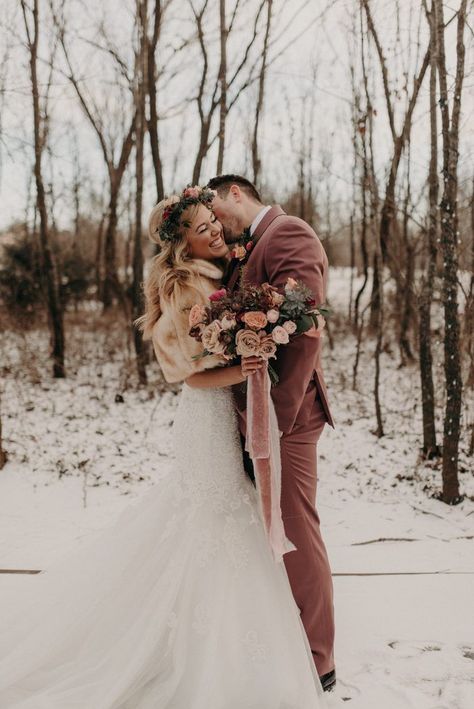 The bride's lace dress + fur stole and the groom's mauve suit were the perfect winter wedding fashion additions | Image by Peyton Rainey Photography Bride Stills, Winter Wedding Fashion, Glamorous Decor, June Bug, New Years Eve Weddings, Winter Wedding Inspiration, Winter Wedding Dress, Photo Couple, Junebug Weddings