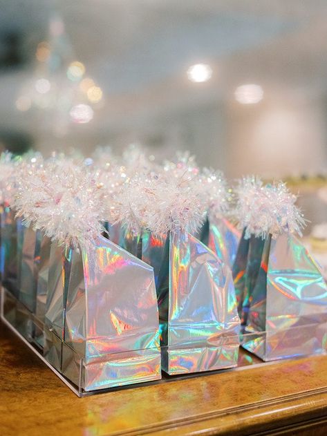 Frozen Elegant Party, Diy Frozen Party Favors, Frozen Birthday Favors Ideas, Frozen Party Favor Ideas, Elsa Party Favors, Frozen Bday Party Ideas, Frozen Third Birthday Party, Frozen 5th Birthday Party, Frozen 3rd Birthday Party