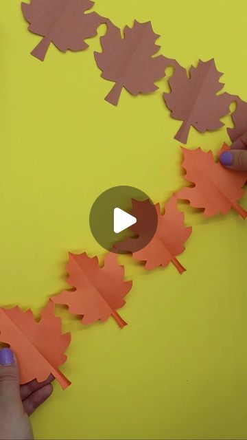 Fall Leaves Garland Diy, Paper Leaves Diy Tutorials, How To Make Leaves Out Of Paper, Fall Garland Diy, Diy Leaf Garland, Fall Leaves Drawing, Diy Leaf, Classroom Charts, Fall Leaf Garland