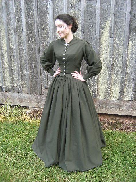 1860s Day Dress, Little Women Costumes, Pioneer Costume, Pioneer Clothing, Pioneer Dress, Old Fashion Dresses, Period Outfit, Old Dresses, Victorian Clothing