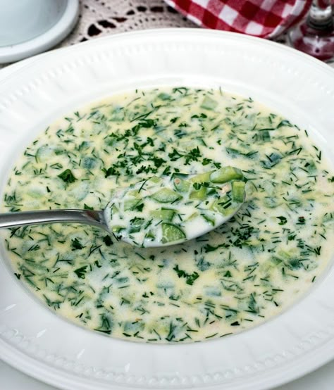 Tarator Soup, Tarator Recipe, Cold Cucumber Soup, Chilled Soups, Cold Soup Recipes, Cold Soups, Bulgarian Food, Gazpacho Soup, Cucumber Soup