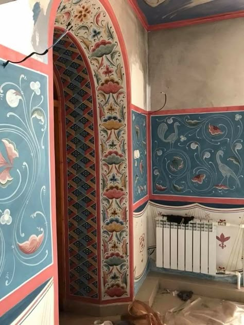 Painted Archway Mural, Medieval Wall Painting, Painted Archway, Stairwell Mural, Casa Country, Folk Art Flowers, Painted Walls, Hand Painted Walls, Folk Art Painting