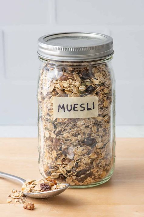 Fuel your day with a wholesome crunch! Make your own muesli with oats, nuts, and dried fruit for a deliciously nutritious breakfast. | How to Make Muesli | Homemade Muesli | Toasted Muesli | Easy Muesli Recipe | Muslei Cereal, Diy Muesli, Muesli Homemade, Healthy Simple Breakfast, Toasted Muesli, Basic Overnight Oats Recipe, Muesli Cereal, Overnight Chia, Easy Oatmeal Recipes