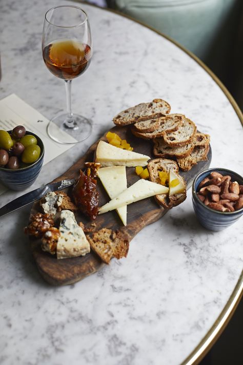 Gourmet Aesthetic Food, French Wine And Cheese Aesthetic, Cheese Board Styling, Charcuterie Board Restaurant, Cheeseboard Photography, French Charcuterie Board Ideas, Cheese Board Photography, Charcuterie Board Photography, Wine Bar Food