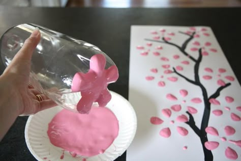 Cherry Blossom Art from a Recycled Soda Bottle - This would be a great kids craft! Cherry Blossom Art, Blossoms Art, Crafty Craft, Craft Time, Kid Crafts, Spring Crafts, Cute Crafts, Crafts To Do, Crafty Things