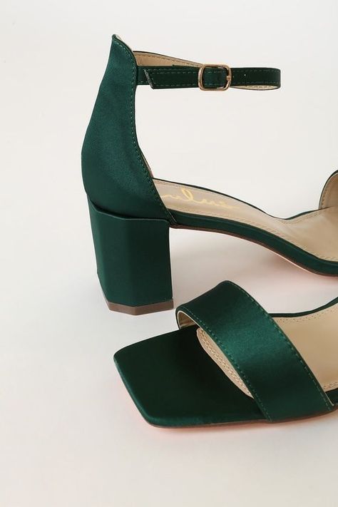 Blair Wedding, Emerald Green Heels, Flat Prom Shoes, Trendy Slippers, Green Heels, Square Toe Heels, Wedding 2024, Pretty Colors, Chunky Heels Sandals