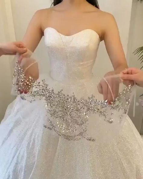 Wedding Dress Sketches, Simple Wedding Gowns, Hairstyles Indian, Sewing Wedding Dress, Diy Wedding Dress, Sparkle Wedding Dress, Fancy Wedding Dresses, Tag Friends, Fancy Wedding