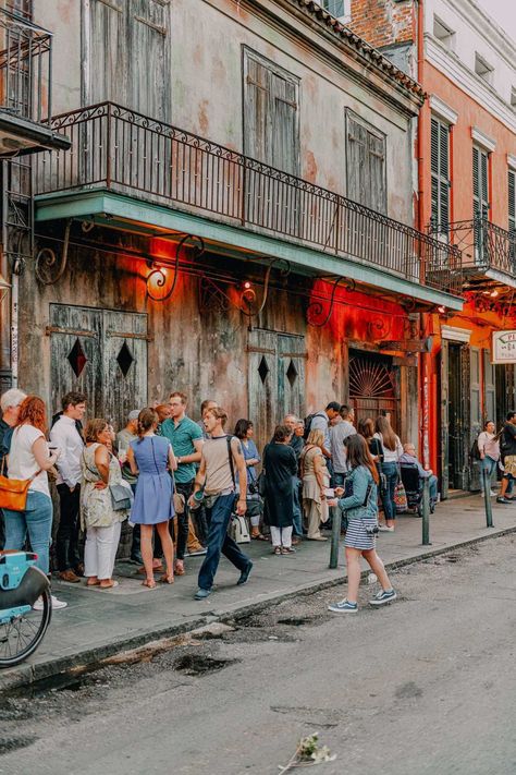 Visiting Preservation Hall In New Orleans - Hand Luggage Only - Travel, Food & Photography Blog New Orleans Cemeteries, Battle Of New Orleans, New Orleans History, Preservation Hall, New Orleans Vacation, Visit New Orleans, New Orleans Travel, Hand Luggage, Home Inspiration