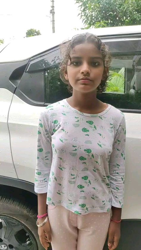 Instagram video by Sabita Chandra • 9 October 2022 at 17:09 11 Year Girl, School Selfies, Efile Tower, Romantic Videos, Indian Natural Beauty, Small Girl, Girl Crush Fashion, Teen Actresses, Women Photography