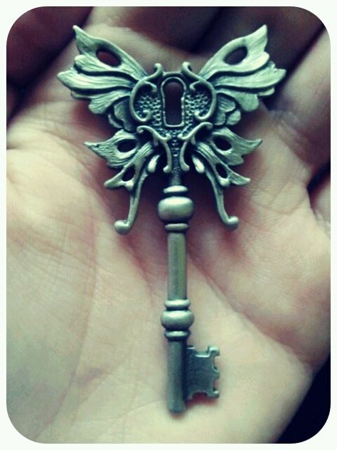 Ancient Key, Under Lock And Key, Old Keys, Antique Keys, Pretty Princess, Locks & Key, Key To My Heart, Skeleton Key, Lock And Key