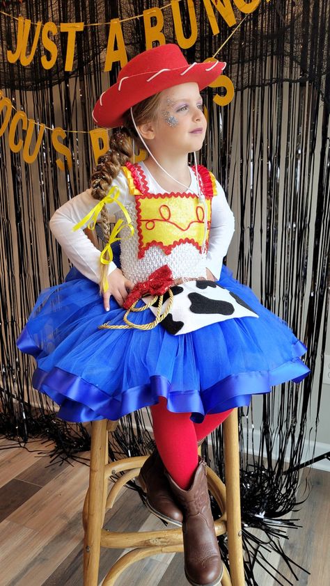 Jessie Costume, Woody Costume, Toy Story Costumes, Jessie Toy Story, Family Costumes, Girl Stuff, Stories For Kids, Girl Costumes, Character Costumes