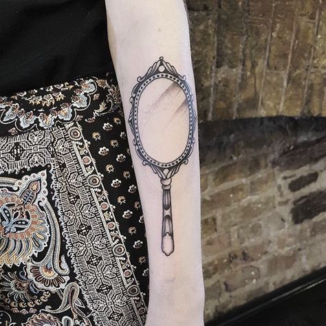 Vanity mirror tattoo Black Mirror Tattoo, Hand Mirror Tattoo, White Shoulders Perfume, Mirror Tattoo, Mirror Tattoos, Thigh Piece, Pieces Tattoo, Fashion Mirror, Black Tattoo