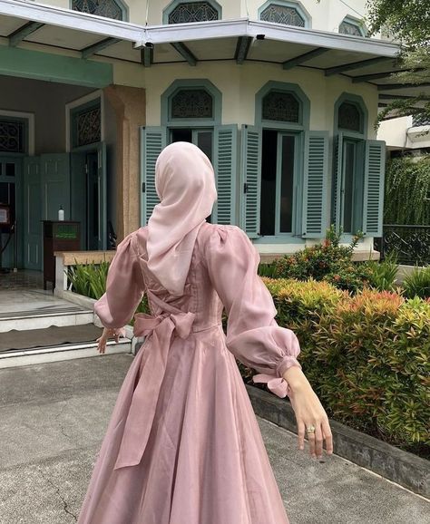 Organza Hijab Dress, Dress Lebaran Hijab, Inspirasi Dress Hijab, Fairy Dress Hijab, Baju Dress Hijab Styles, Outfit Perpisahan, Dress Promnight Hijab, Prom Dresses For Hijabis, Organza Dress Hijab