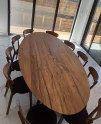 Oval Dinning Room Table And Chairs, Chairs For Oval Dining Table, Big Wooden Table Dining Rooms, Big Oval Dining Table, Dining Room Design Oval Table, Oval Dining Table Wood, Oval Wooden Table, Oval Kitchen Tables, Circular Table Dining