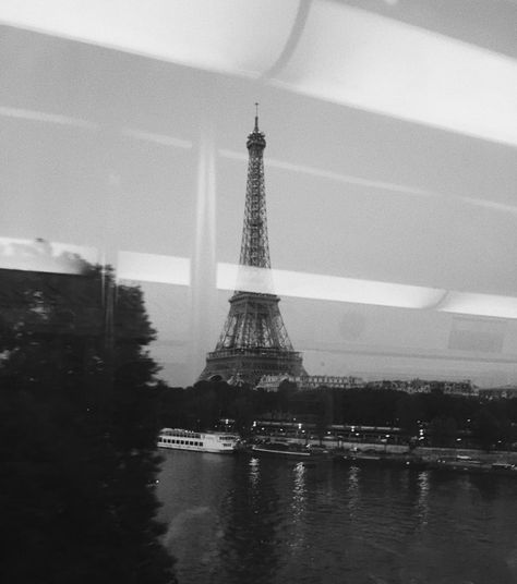 Paris Aesthetic Vintage, Paris Icons, Paris Background, Minimal Travel, Paris Black And White, Summer Music Festivals, Paris Aesthetic, Summer Music, Vintage Landscape