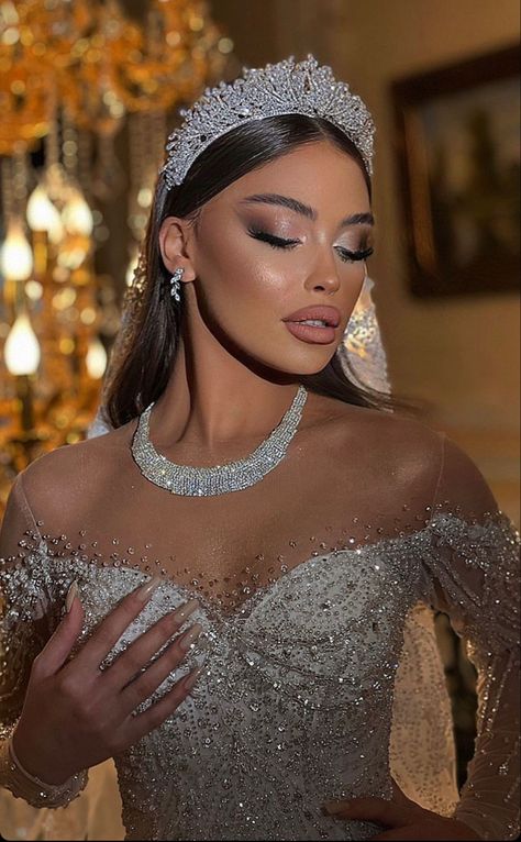 Veil And Crown, Bride Hairstyles With Veil, Glam Bride Makeup, Hairstyles With Veil, Wedding Tiara Hairstyles, Bride Head, Glam Wedding Makeup, Glam Bride, Bride Crown