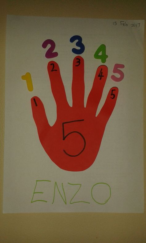 Number 5 craft with hand Numbers Art Preschool, Arts And Crafts Kindergarten Learning, Number 5 For Preschoolers, 1 Craft Number, Number Crafts For Infants, Number Art And Craft Preschool, Preschool Crafts Counting, Number 1 Projects For Preschool, Number Activities For Infants