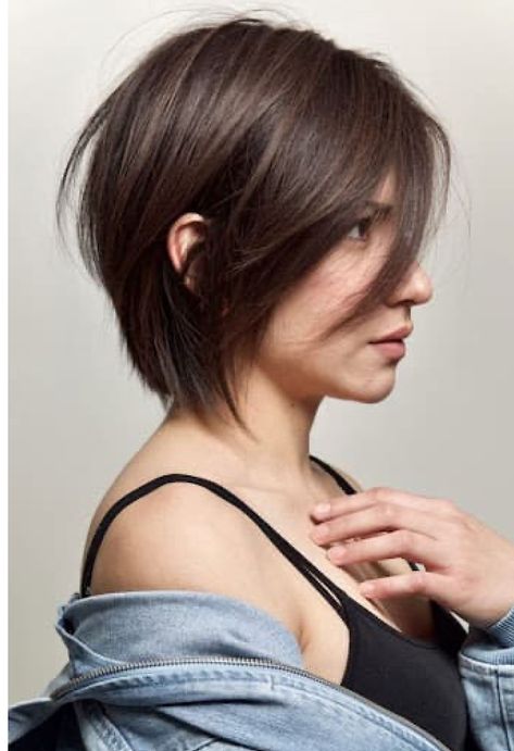 Haircut For Round Faces, Bob Haircut For Girls, Bob Haircut For Round Face, Curly Styles, Longer Pixie Haircut, Haircut 2024, Chic Short Hair, Pixie Bob Haircut, Swimming Hairstyles