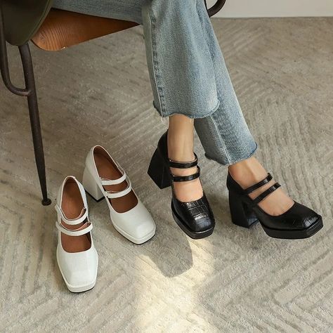 40s Mode, Dr Shoes, Platform Heels Chunky, Aesthetic Shoes, Shoe Inspo, Mary Jane Heels, Mode Inspo, 가을 패션, Pretty Shoes