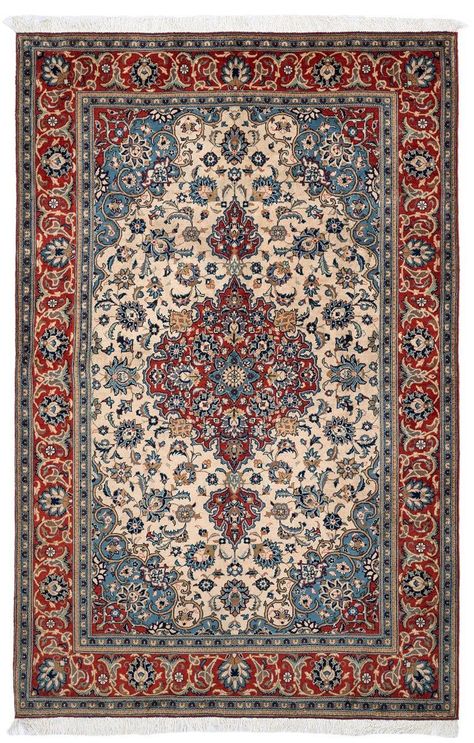 BEATRICE Vintage Persian Isfahan 204x137cm Persian Furniture, Persian Interior Design, Red Persian Rug, Antique Persian Carpet, Iranian Carpet, Persian Rug Designs, Rug Weaving, Folk Art Flowers, Cream Base