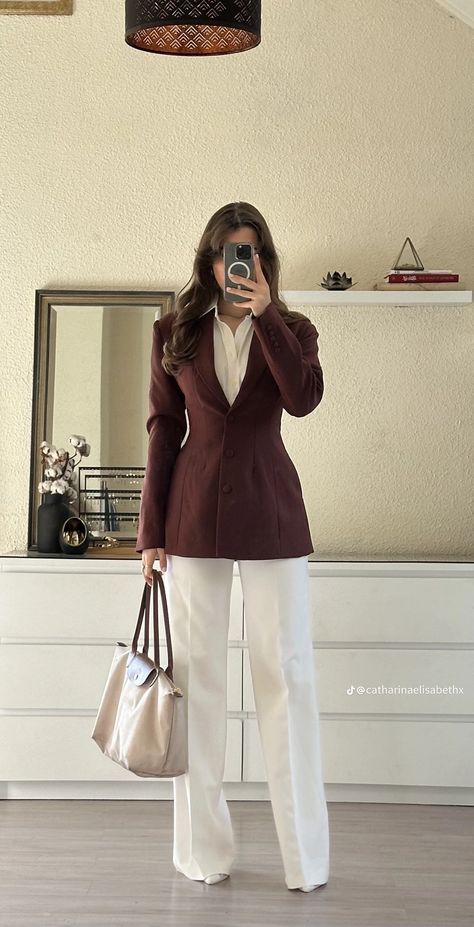 Trouser Fits, Workplace Outfits, Maroon Blazer, Lawyer Outfit, Office Casual Outfit, Classic Style Outfits, Corporate Outfits, Business Casual Outfits For Work, Woman Suit Fashion