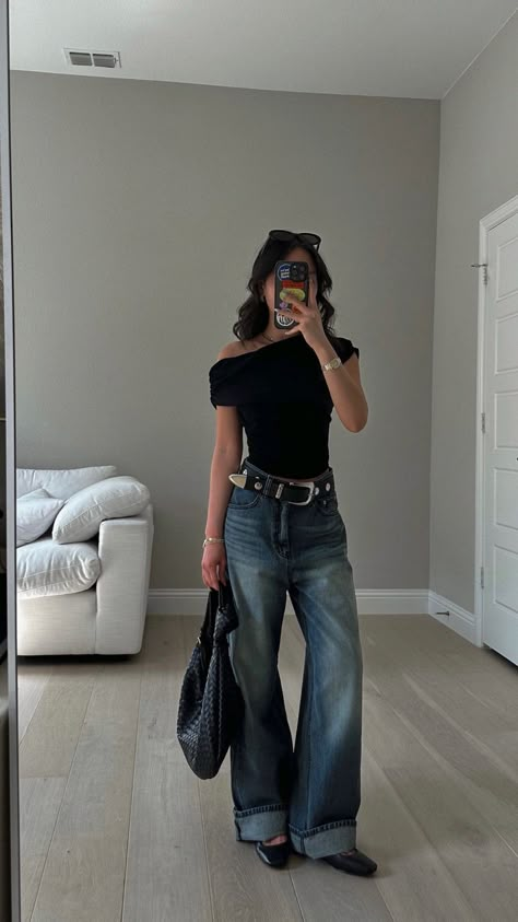 Flats Jeans Outfit, Baggy Jeans Outfit Woman, Baggy Jeans Outfit For Women, Aesthetic Outfits With Baggy Jeans, Asymmetric Top Outfit, Asymmetrical Top Outfit, Hope Cee, Work Dinner Outfit, Hip Outfits