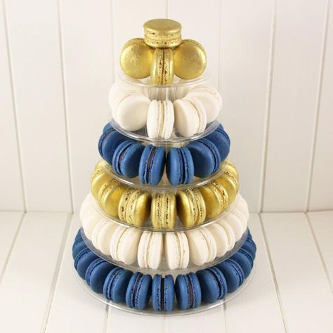 Navy Blue Macarons, Graduation Macaron Ideas, Graduation Macarons, Cake Quince, Graduation Dessert Bar, Gold Macaroons, Gold Baby Shower Cake, Gold Macarons, Cinderella Quinceanera Themes