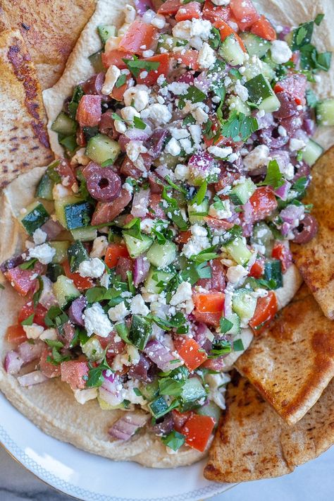 Pita Bread Dip, Pita Filling Ideas, Greek Salad Hummus Dip, Warm Hummus Dip, Pita Chips Dip, Hummus And Pita Board, Vegetarian Dips, Greek Salad Hummus Board, Hummus Pita Platter