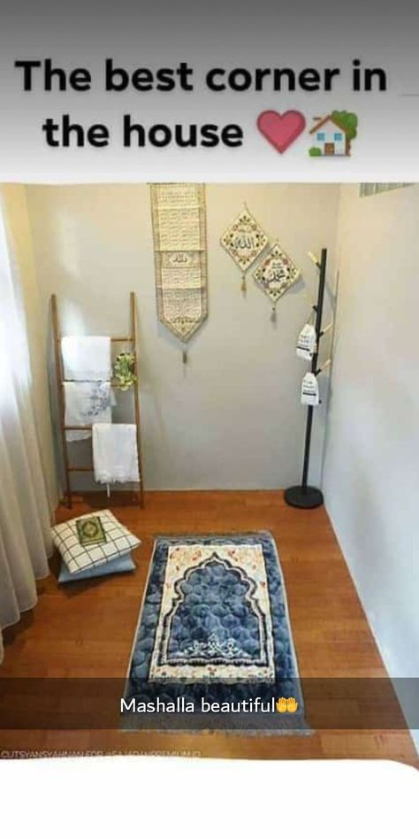 Beautiful room decore ideas Namaz Room, Muslim Prayer Room Ideas, Decoraciones Ramadan, La Mecca, Prayer Room Ideas, Prayer Corner, Islamic Decor, Prayer Room, Ramadan Decorations