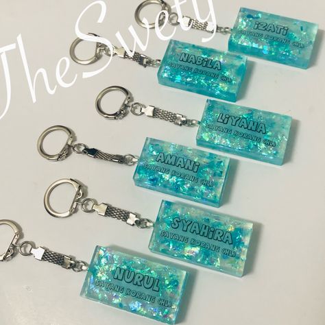 Keychain Ideas, Resin Keychain, Resin Diy, Resin Crafts, Resin Art, Keychains, Personalized Items, Quick Saves, Art