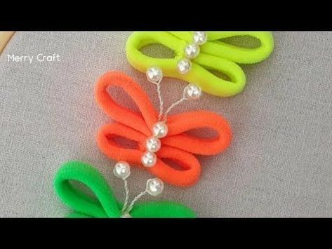 Rubber Band Crafts, Easy Butterfly, Woolen Flower, Hanging Craft Ideas, Woolen Craft, Hair Rubber, Flowers Craft, Hanging Craft, Towel Decor