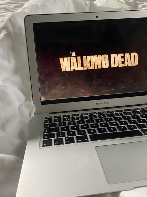 Watching Films Aesthetic Laptop, Watching Series Aesthetic Laptop, Watching Aesthetic Laptop, Twd Laptop Wallpaper, Movie Marathon Aesthetic Laptop, The Walking Dead Movie, Movie Aesthetic, Chandler Riggs, Film Lovers