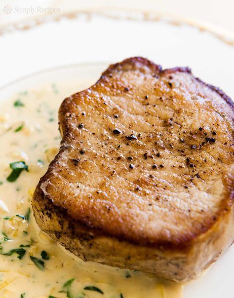 Pan-fried pork chops with a creamy Dijon mustard sauce. Mustard Recipes, Dijon Mustard Sauce, Cutlet Recipes, Creamy Dijon, Pan Fried Pork Chops, Mustard Pork Chops, Dijon Sauce, Pork Cutlet, Creamy Mustard Sauce