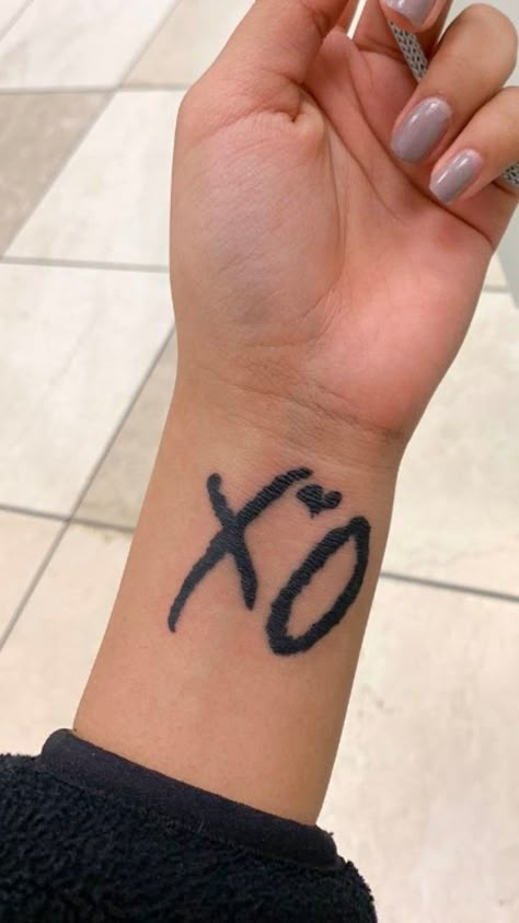 Xo Tattoo The Weeknd, The Weeknd Tattoo, Xo Tattoo, Hand Tattoo Images, O Tattoo, Omerta Tattoo, Hip Tattoos Women, Abel Tesfaye, Tattoos For Black Skin