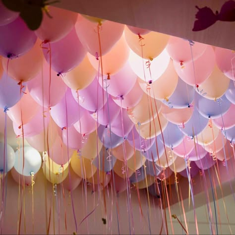 Pastel Balloon Aesthetic, Pastel Colors Decoration Party, Pastel Colour Birthday Decorations, Pastel Color Birthday Party Decorations, Ballon Ceiling Decor, Balloons On Ceiling No Helium, Pastel Birthday Balloons, Balloon Filled Room, Pastel Hens Party