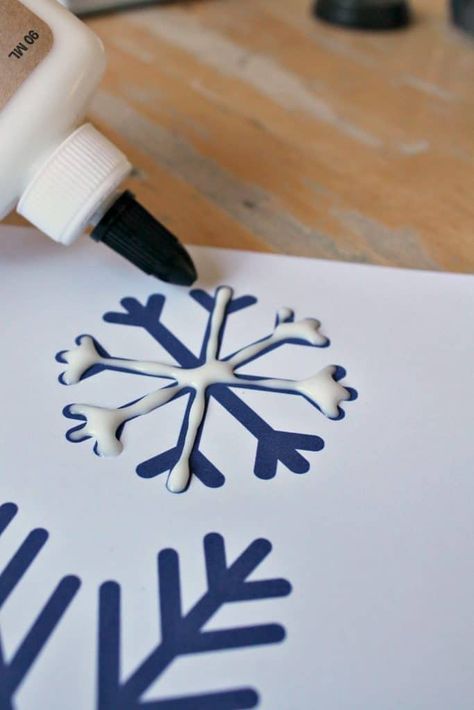 Snowflake Salt Painting, Qtip Snowflake Craft, Snow Flake Crafts For Kids, How To Paint Snowflakes, Salt Snowflakes, Snowflake Art Project, Glue Snowflakes, Marshmallow Snowflakes, Snowflake Outline