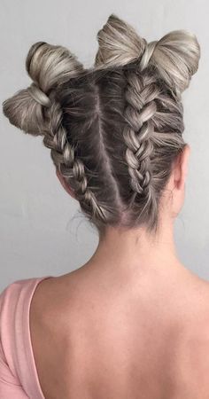 Space Buns Tutorial, Buns Tutorial, Hairstyles French, Guest Hairstyles, Easy Wedding, Space Buns, Bun Tutorial, Wedding Guest Hairstyles, Hairstyles Wedding