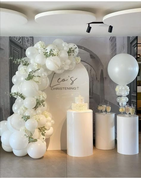 #birthdaydecor #partydecor #birthdayparty #partyplanning #eventplanning #celebration #decorinspiration #partyideas #birthdayfun #partytime #decorations #birthdaybash #partydecorations #birthdaycelebration #partyplanner #birthdayvibes Birthday White Decorations, White Back Drop Ideas, White And Cream Balloon Arch, White Arch Backdrop With Balloons, Baptism Balloon Backdrop, Neutral Color Engagement Party, White Balloons With Flowers, White And Clear Balloon Arch, All White Dinner Party Decor