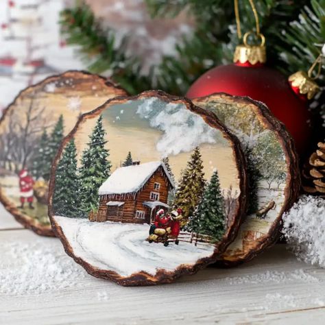 Decoupaged Holiday Scenes Wood Slice Decoupage, Diy Painted Ornaments Wood, Decoupage Ideas Wood, Christmas Wood Rounds, Disk Painting, Christmas Decoupage Ideas, Wood Slice Art Decor, Wood Slice Ornament Ideas, Christmas Ornaments Art