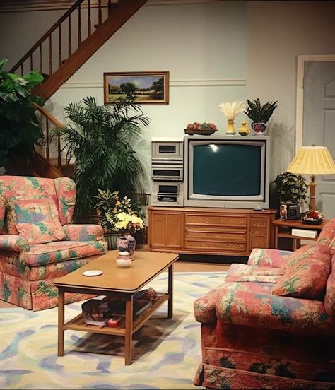 80s Living Room Aesthetic, Living Room 90s, 80s House Interior, 1980s Living Room, 80s Living Room, 1980s Interior Design, 90s Living Room, 90s Interior Design, 90s Interior