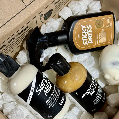 Is LUSH having a moment again? We are so excited that this iconic sustainable brand is making a comeback. From nostalgic sents to viral Tiktok body butters, we try out some of LUSH’s new products so you don’t have to. Check out our full review on their newest offerings via the link!  Image Credit - LUSH Lush Products Aesthetic, Lush Perfume, Best Lush Products, Lush Store, Deleted Pins, Fresh Face Mask, Lush Products, Lush Cosmetics, Vegas Outfit