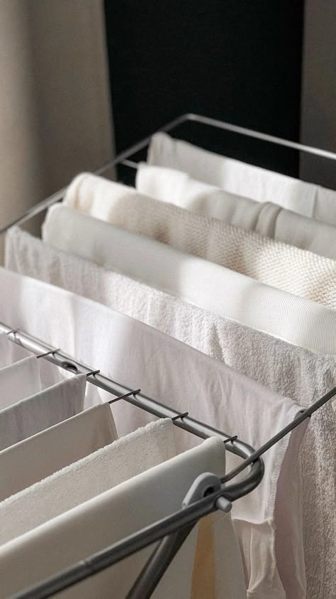 Cleaning Inspiration, White Laundry, Clean Life, Diy Home Cleaning, Cleaning Motivation, Doing Laundry, Clean Room, Slow Living, Fresh And Clean