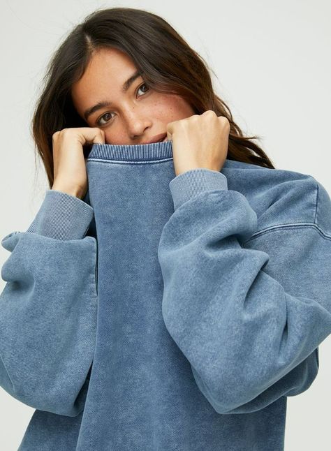 Fashion Language, January Mood, Clothing Board, At Home Outfits, Oversized Crewneck, Clothing Photography, Photography Poses Women, Christmas 2019, Christmas 2020