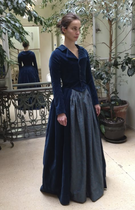 Elizabeth (Heida Reed) costume fitting. Riding outfit made in cotton velveteen with natural holland linen lining. Courtesy of Marianne Agertoft/Mammoth Screen. | Poldark, as seen on Masterpiece PBS Historical Womens Fashion, Regency Era Fashion Poor, Fantasy Riding Outfit, 1776 Fashion, Poldark Costumes, 1780s Dress, 1700s Dresses, Riding Dress, Heida Reed